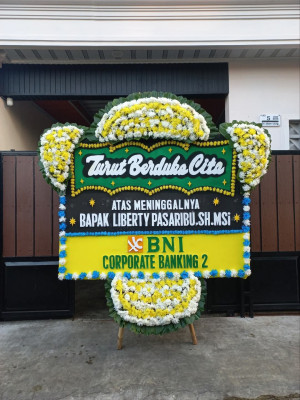 Papan Bunga Duka di Salahuddin